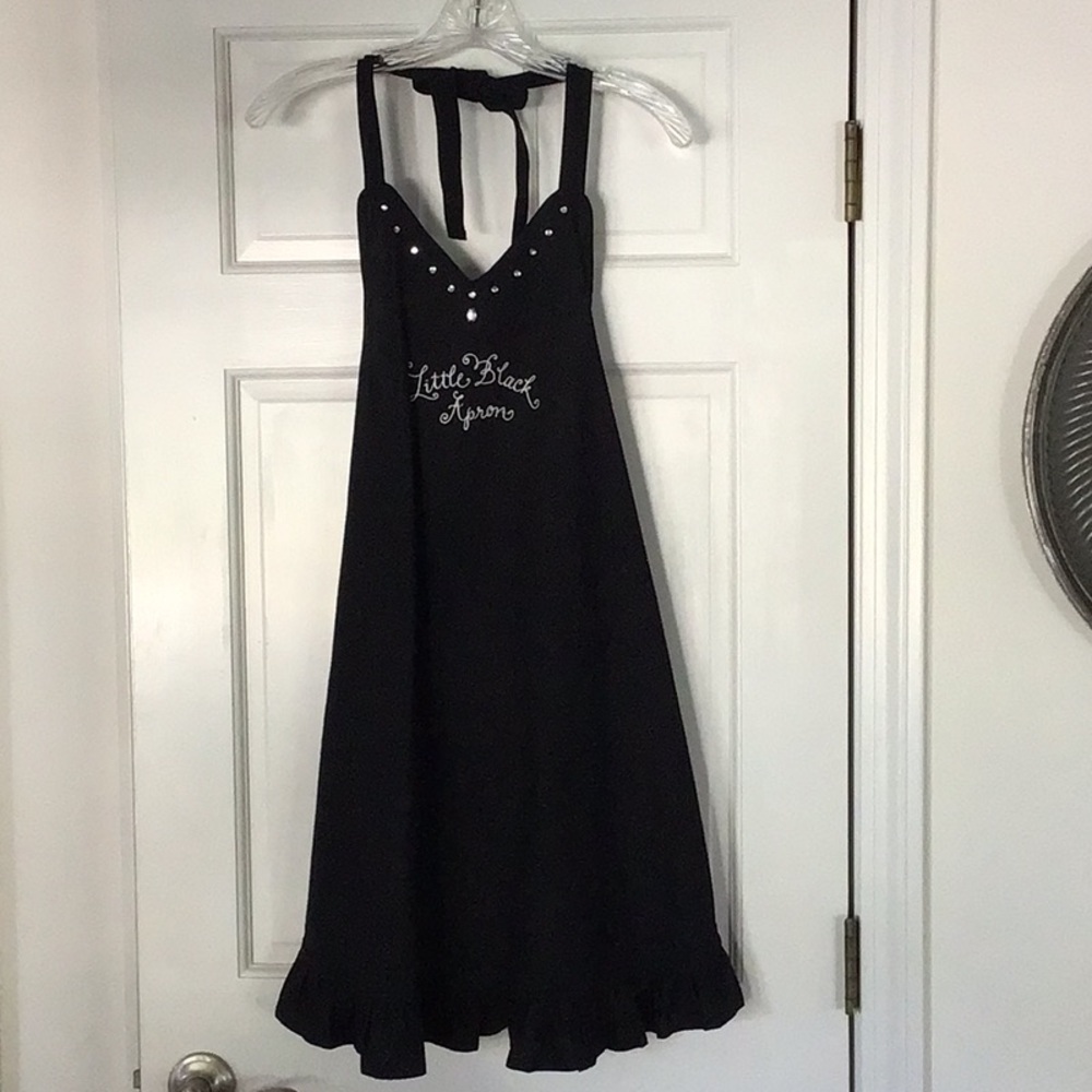 Black Apron. NEW